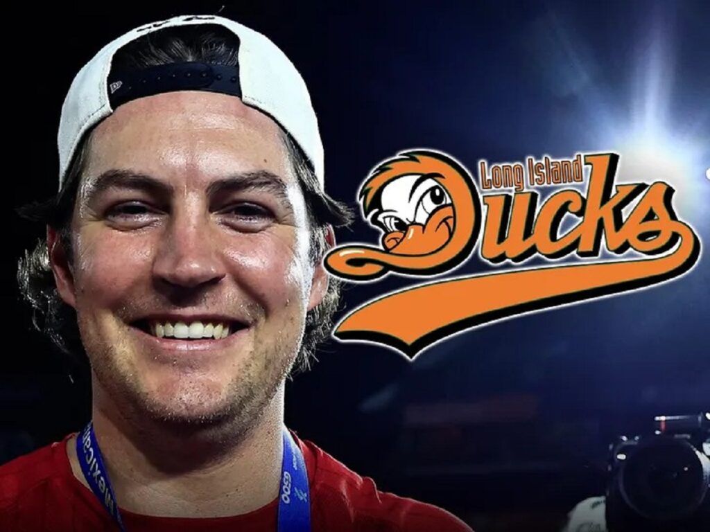 En la foto, Trevor Bauer