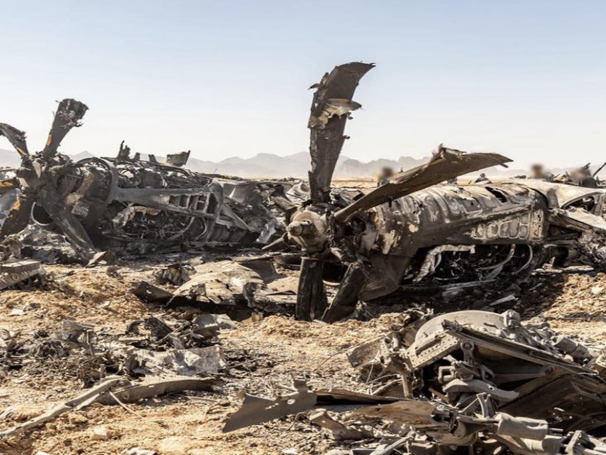 En la foto, los dos C-130