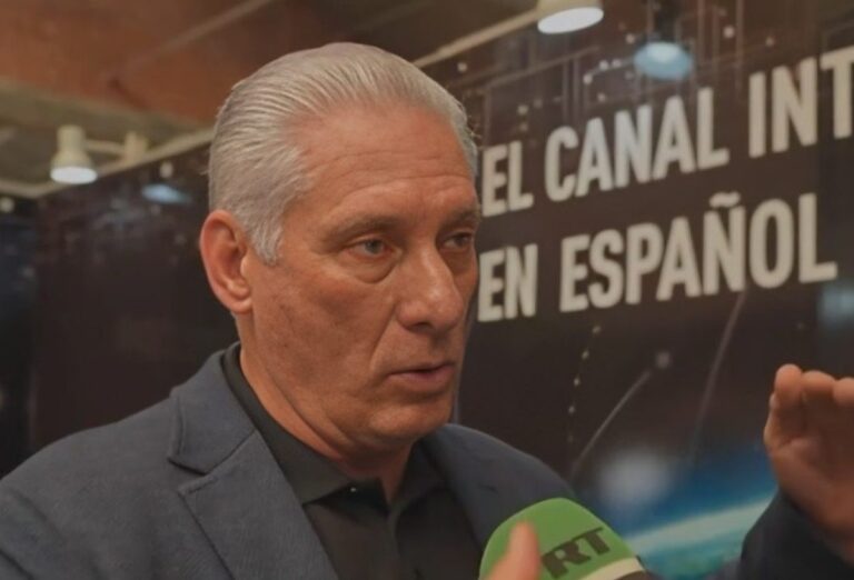 En la foto, Miguel Díaz-Canel