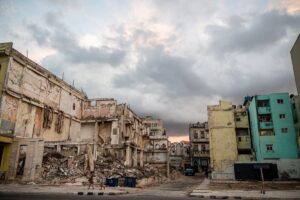 En la foto, derrumbes en La Habana