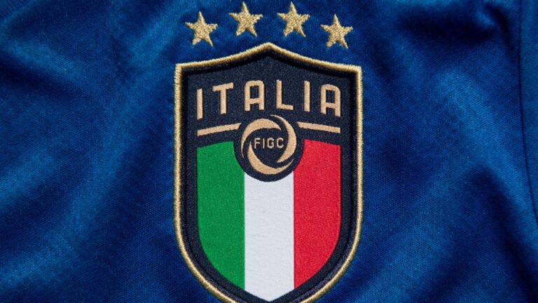 En la foto, el logo de la Federación Italiana de Fútbol