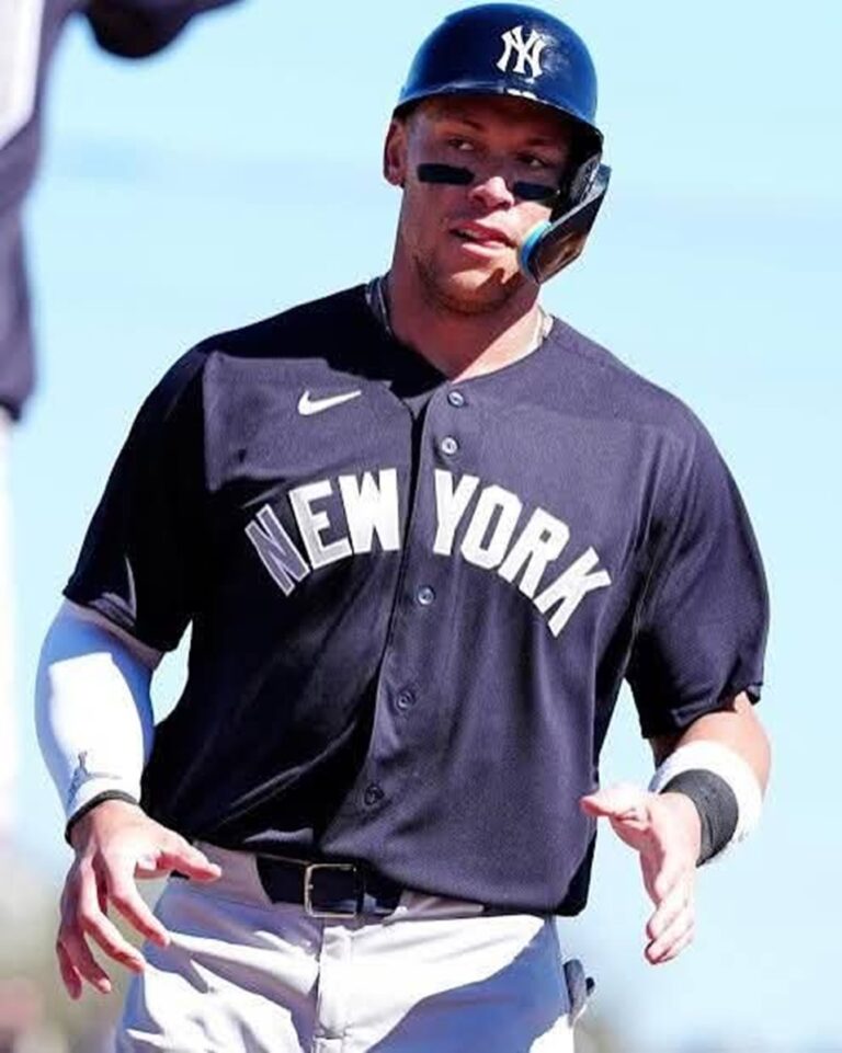 En la foto, Aaron Judge con la que posiblemente sea la camiseta alternativa de los Yankees