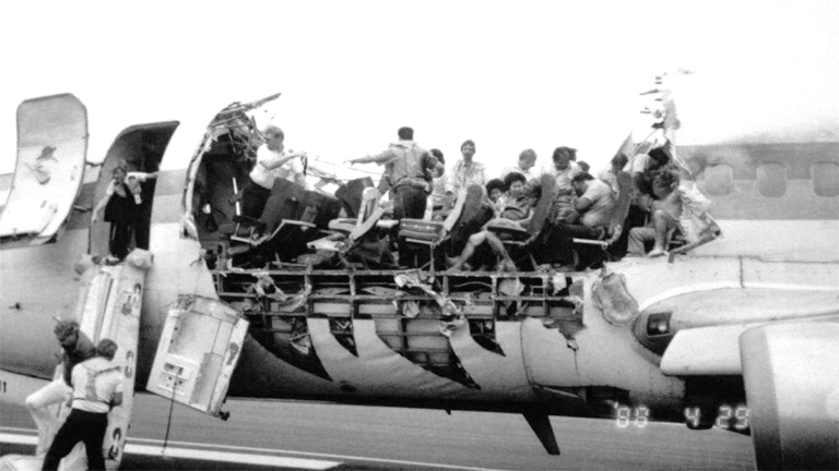 En la foto, el vuelo 243 de Aloha Airlines