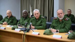 En la foto, parte de la cúpula dirigente cubana