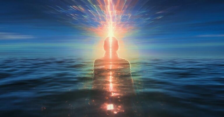 En la foto, un faro en el mar