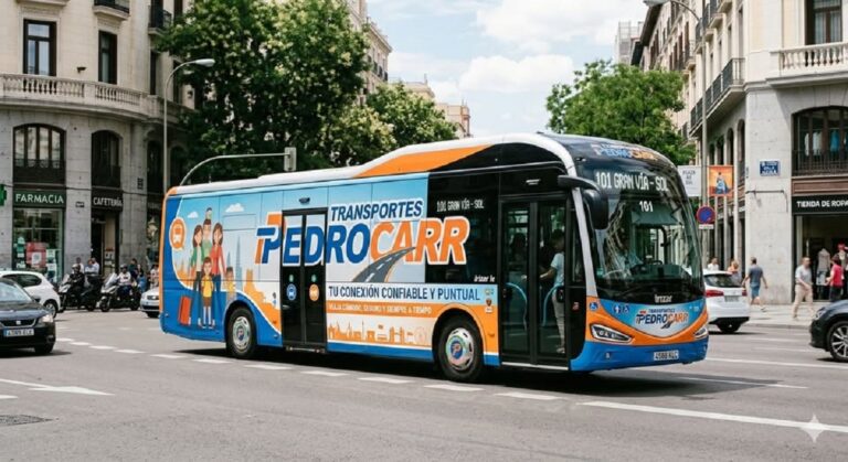 En la foto, los ómnibus que circulan en Las Tunas