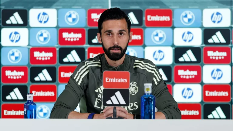 En la foto, Alvaro Arbeloa en rueda de prensa