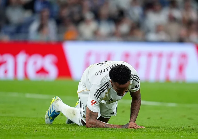 En la foto, Éder Militao