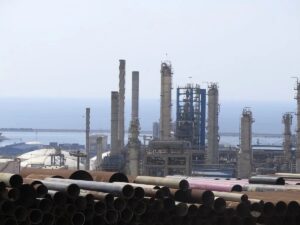 En la foto, refinerías de gas natural del yacimiento de Pars Sur, en la localidad iraní de Asaluyé