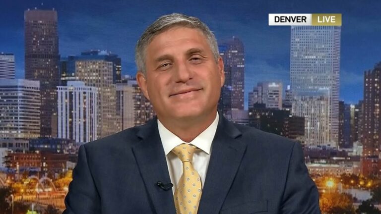 En la foto, Arturo López-Levy