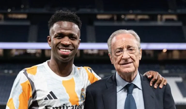 En la foto, Vinicius Junior y Florentino Pérez
