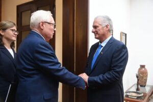 En la foto, momento en que Díaz-Canel recibe a Serguéi Riabkov