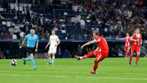 En la foto, Momento del partido entre el Real Madrid y el Bayern Múnich
