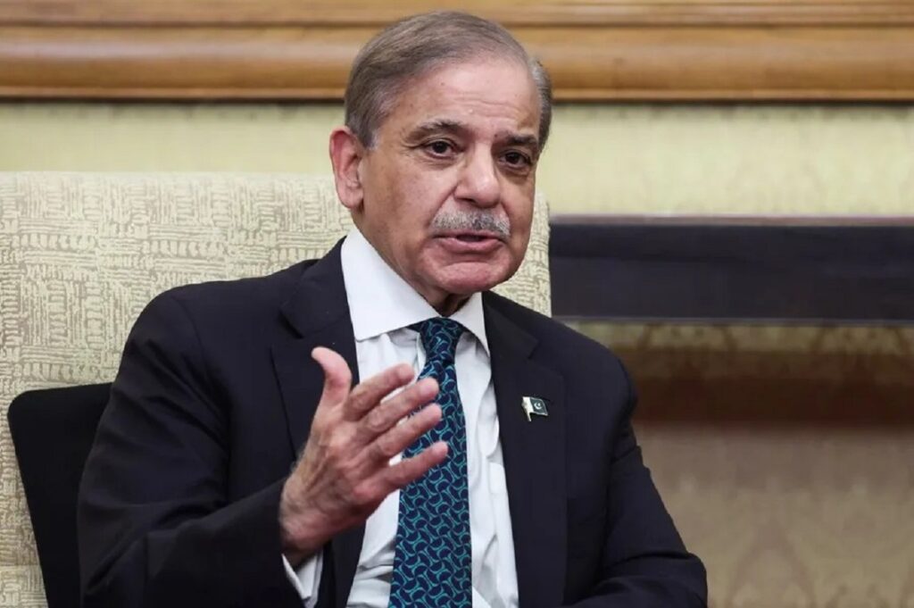 En la foto, el primer ministro paquistaní, Shehbaz Sharif