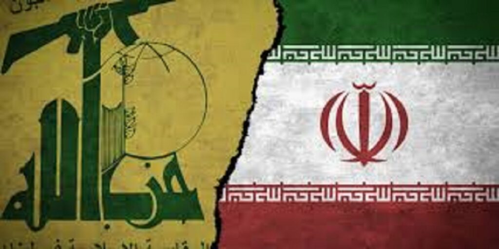 La sombra de Teherán: ¿cómo Irán convirtió a Hezbolá en su ejército mediterráneo? 5 En la foto, las banderas de Hezbolá e Irán