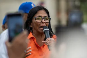 En la foto, Delcy Rodríguez