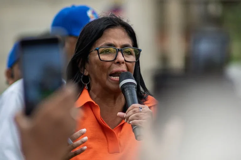 En la foto, Delcy Rodríguez