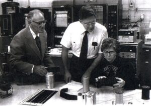 En la foto, Stephanie Kwolek en los laboratorios de DuPont