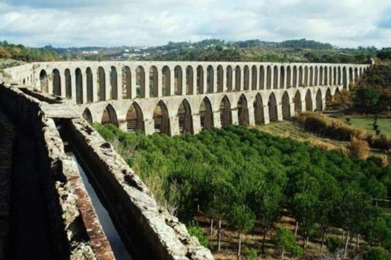 En la foto, un acueducto romano que aún funciona