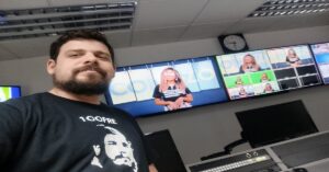 En la foto, los presentadores de ConFilo