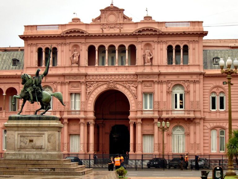 Prohibición de periodistas en Casa Rosada: qué pasó, por qué la justifica el Gobierno y qué críticas enfrenta