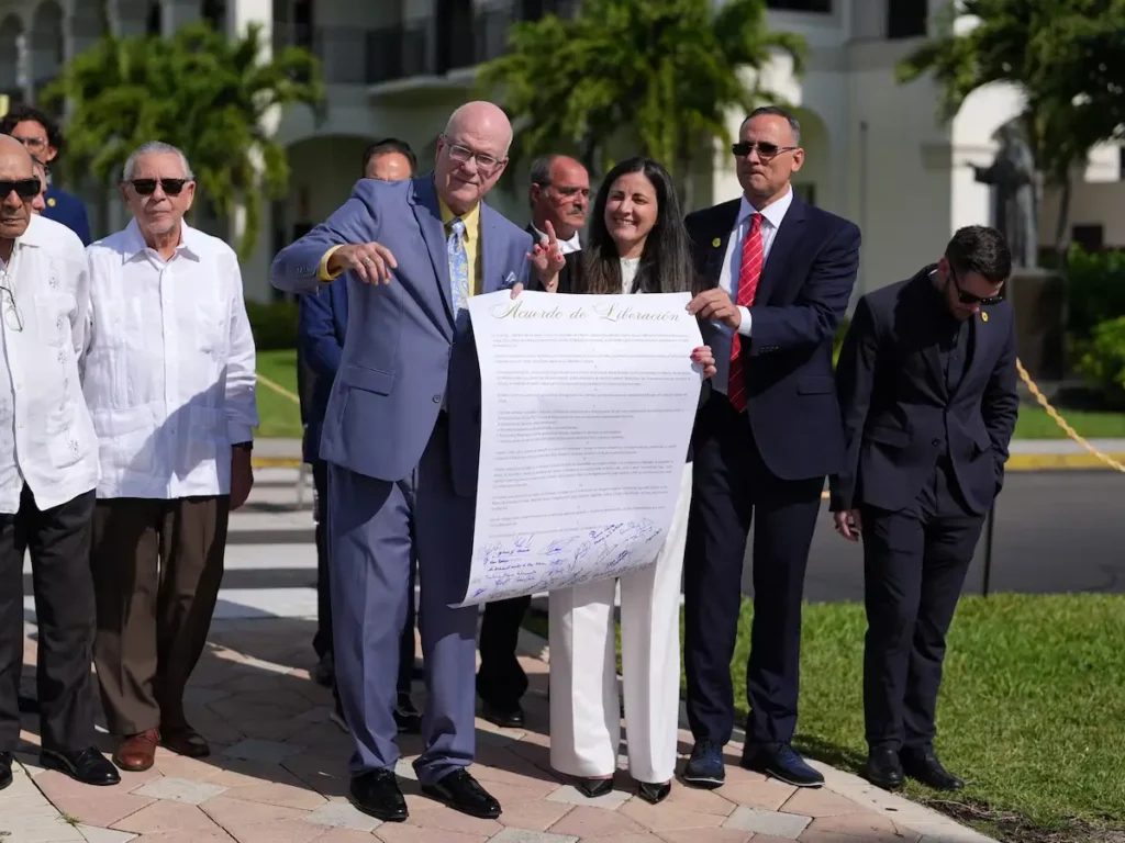 transición en Cuba agita las disputas por el liderazgo en el exilio