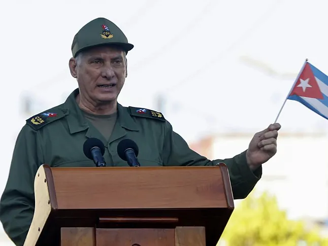 Díaz-Canel anuncia 'reformas' mientras llama a combatir a EEUU: ¿Cambios o más retórica?