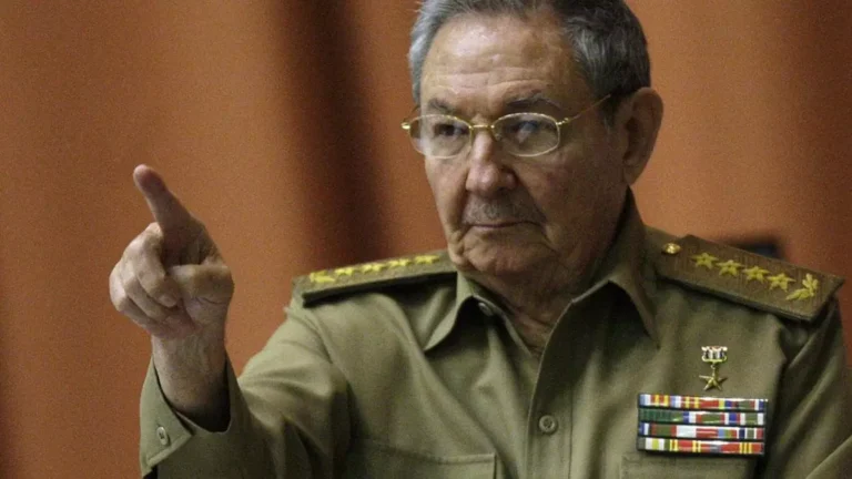 Raúl Castro, el fantasma en la máquina: Sigue decidiendo en las sombras del diálogo Cuba-EEUU