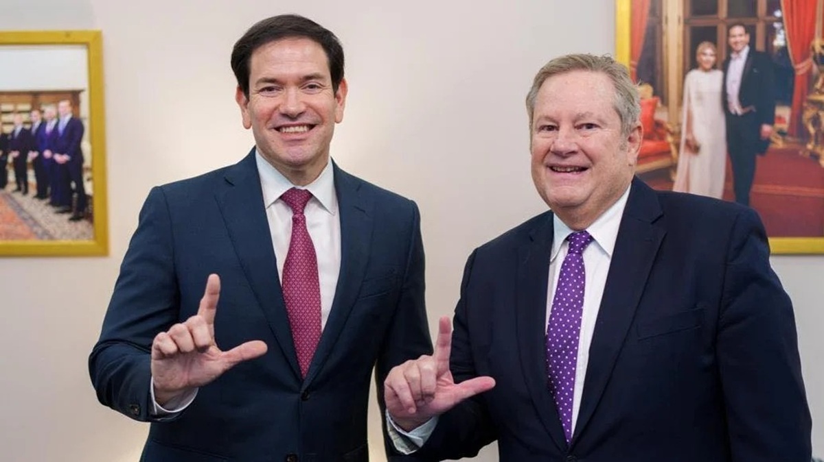 La hoja de ruta después de la intervención: estabilización, mando y transición en Cuba 1 En la foto, Marco Rubio y Mike Hammer