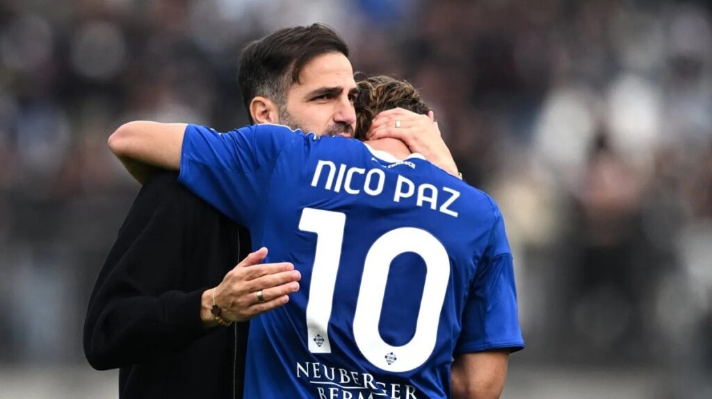 En la foto, Césc Fábregas y Nico Paz