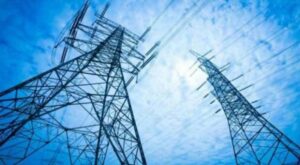 En la foto, torres de tendido eléctrico