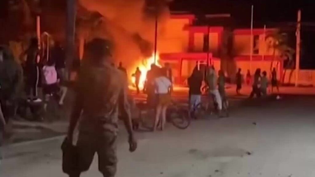 En la foto, protestas en Cuba