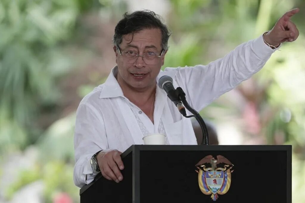 Petro afirma que Bolivia está pasando a «extremismos» con la expulsión de su embajadora 1 En la foto, Gustavo Petro