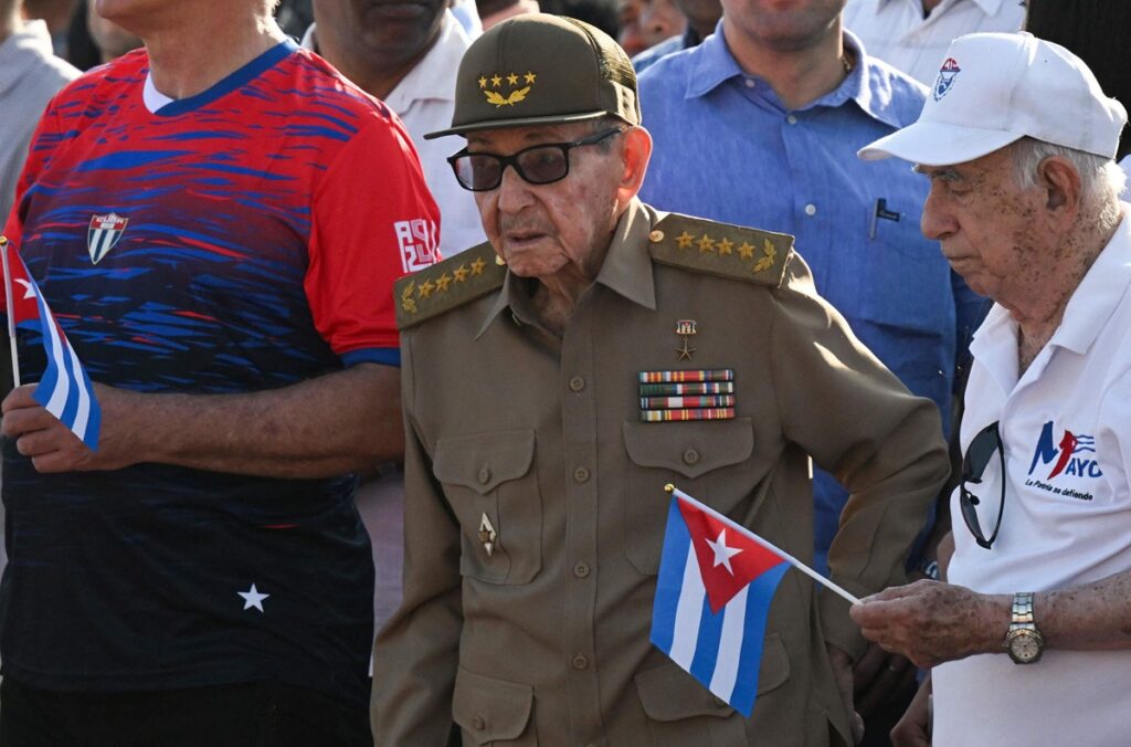 En la foto, Raúl Castro