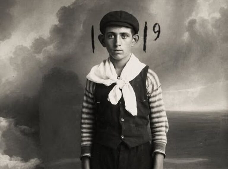 En la foto, Cayetano Santos Godino, el Petiso Orejudo