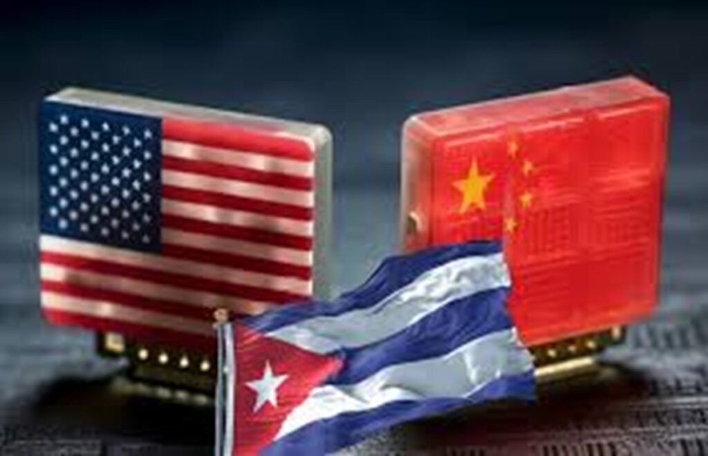 En la fotos, símbolos de EEUU, China y Cuba