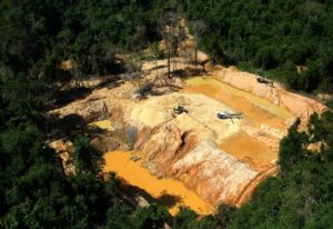 En la foto, explotación del oro en la Amazonía brasileña