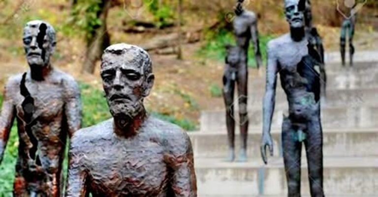 En la foto, Monumento a las víctimas del comunismo en Praga. Escultor: Olbram Zoubek (2002)