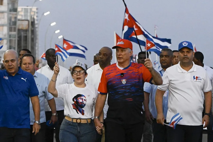 En la foto, Díaz-Canel durante el desfile del 1 de mayo