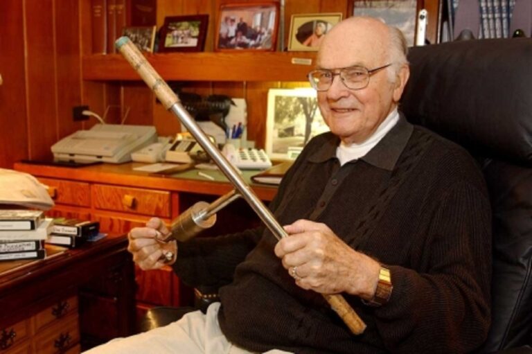 En la foto, Harry Coover , el inventor del Super Glue