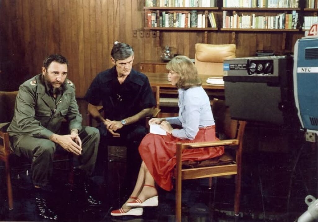 En la foto, Fidel Castro en la entrevista con Bárbara Walters
