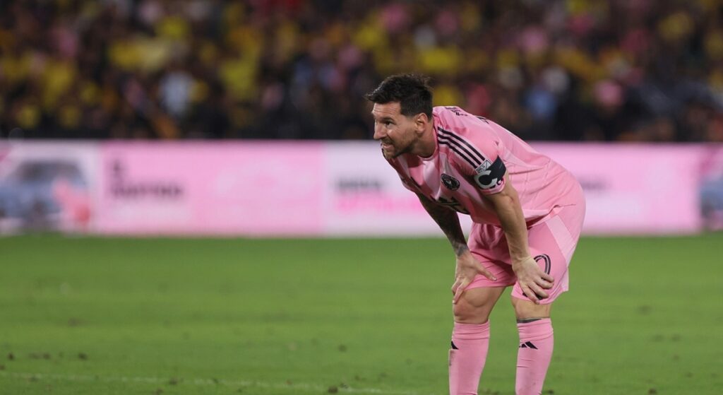 Messi se lesiona a tres semanas del Mundial y enciende las alarmas en Argentina 2 En la foto, Lionel Messi