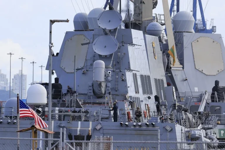 En la foto, el destructor USS Stockdale (DDG-106) de la Marina de los Estados Unidos
