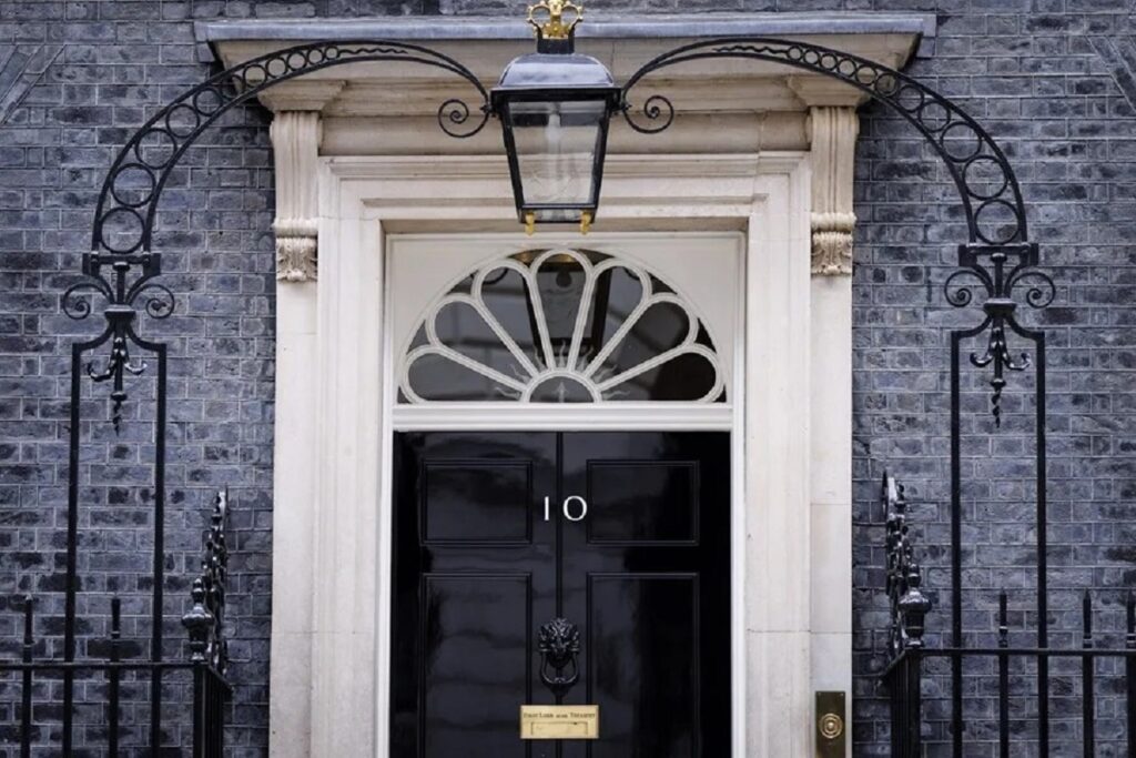 En la foto, Residencia oficial del Primer Ministro británico en el número 10 de Downing Street, Londres