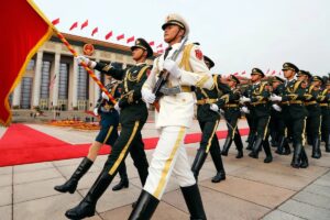 En la foto, preparativos del recibimiento a Trump en Beijing