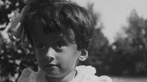 En la foto, la hija de Pablo Neruda