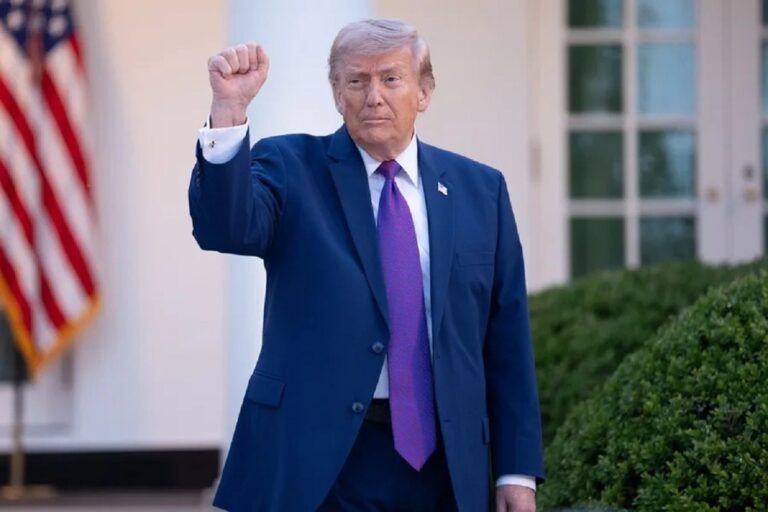 En la foto, Donald Trump