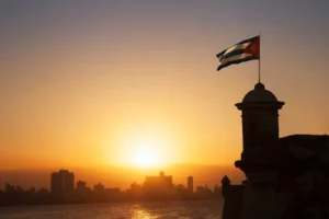 En la foto, un amanecer en Cuba
