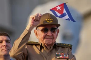 En la foto, Raúl Castro