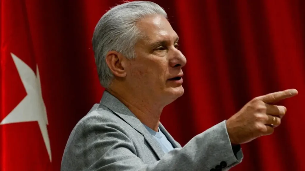En la foto, Miguel Díaz-Canel